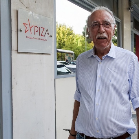 ΣΥΡΙΖΑ - Βίτσας: Να διαλέξει ο Τσίπρας ποιον θα στηρίξει για πρόεδρο