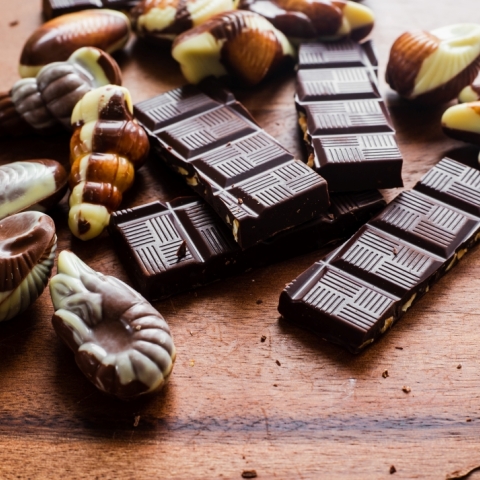 Παγκόσμια ημέρα σοκολάτας και ελληνικός κινηματογράφος, ο καλύτερος συνδυασμός © Louis Hansel/ unsplash