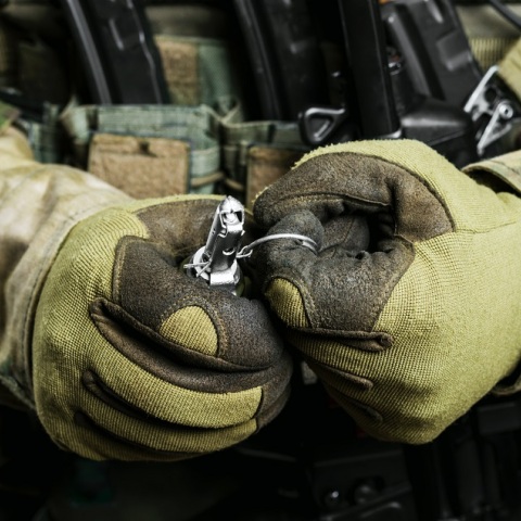 Χαιδάρι: Xειροβομβίδα σε αυτοκίνητο - Δεν εξερράγη