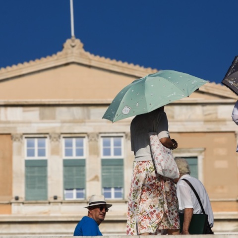 Καιρός σήμερα - Καύσωνας: Δεύτερη ημέρα με τη θερμοκρασία στους 40 