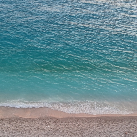 Λευκάδα, Εγκρεμνοί