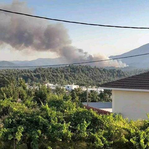 Μεγάλη φωτιά στη Ρόδο