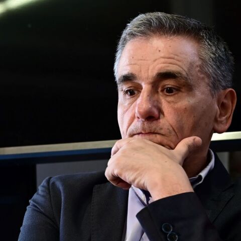 Τσακαλώτος: «Ναι» σε debate υποψηφίων, «όχι» στο να ψηφίσουν φίλοι του ΣΥΡΙΖΑ