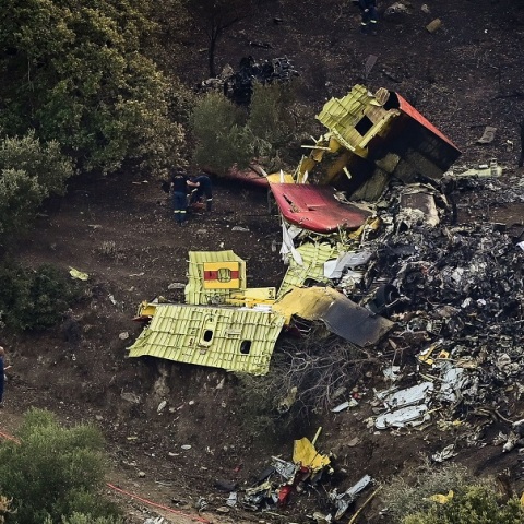 Πτώση Canadair: «Δεν έβλεπαν τα δέντρα από τον καπνό»
