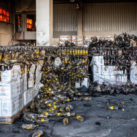 Νέα Αγχίαλος: Καταστροφές από τις εκρήξεις στον οινοποιητικό συνεταιρισμό «Δήμητρα»