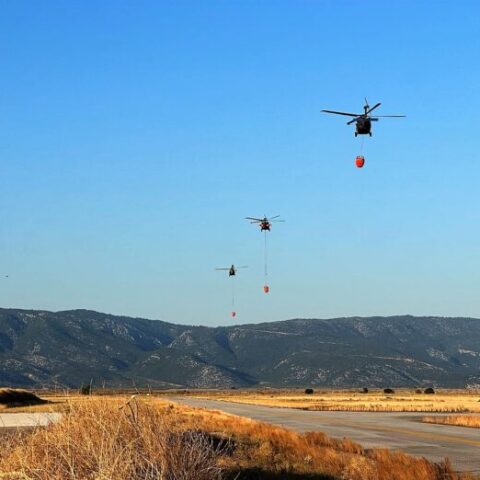 Πυρκαγιές: Συνδρομή στην κατάσβεση από ελικόπτερα των ΗΠΑ