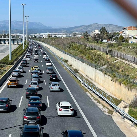 Κίνηση στην Αττική Οδό