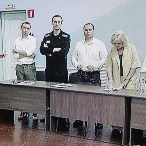 Ο Ναβάλνι στο δικαστήριο στη φυλακή