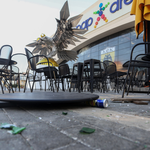 Ζημιές έξω από την OPAP Arena μετά την επίθεση των Κροατών χούλιγκαν