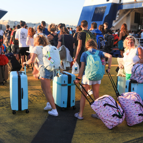 Επιβατική κίνηση στο λιμάνι του Πειραιά