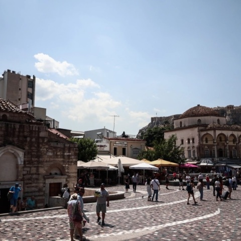 Καιρός σήμερα: Αίθριος με τοπικές νεφώσεις την Τετάρτη