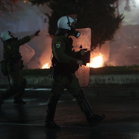 Επεισόδια στην Πολυτεχνειούπολη - Τραυματίστηκαν δύο αστυνομικοί