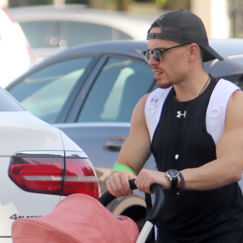 Πετρούνιας: Γυμνάζεται με την κόρη του - Το βίντεο στο Instagram