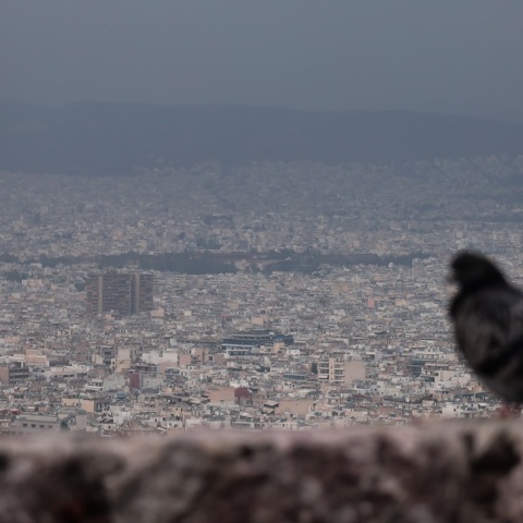 Σύννεφα βροχής πάνω από την Αθήνα