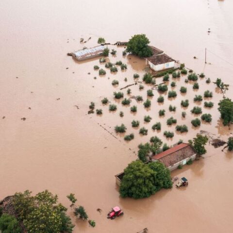 Διάσωση κατοίκων στη Φαρκαδόνα Τρικάλων ©Konstantinos Tsakalidis / SOOC