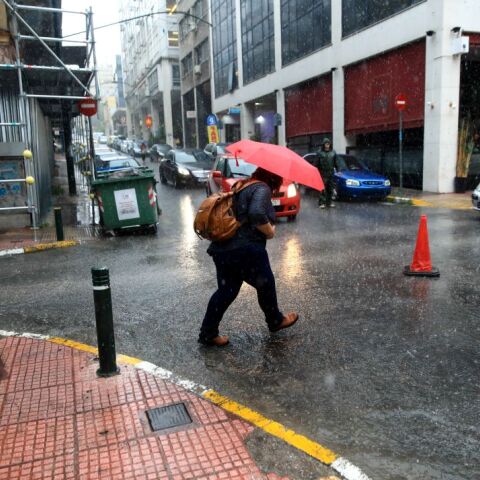 Ισχυρή βροχόπτωση στον Πειραιά