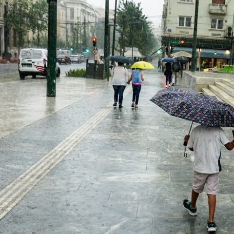 Καιρός σήμερα: Εξασθενεί η κακοκαιρία Daniel την Παρασκευή