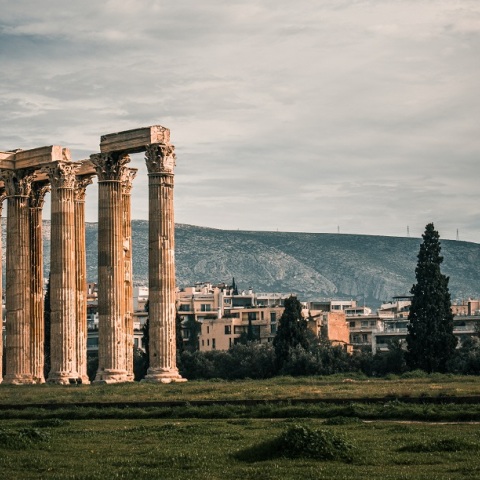 Ανάκτηση της επενδυτικής βαθμίδας: Εύσημα από τον ESM