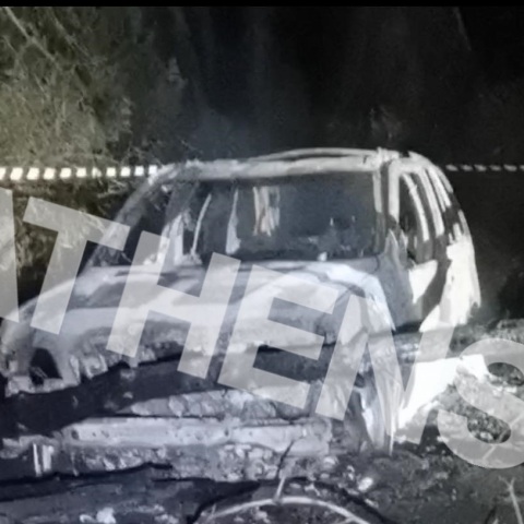 Το καμένο όχημα του άτυχου άνδρα στην Ηλεία