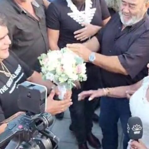 Παντρεύτηκαν η 82χρονη Παρασκιώ και ο 41χρονος Κωστής