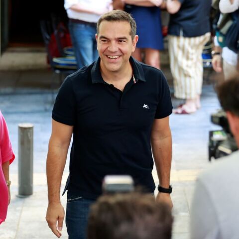 O Αλέξης Τσίπρας ψήφισε στην Πλάκα © ΓΙΩΡΓΟΣ ΚΟΝΤΑΡΙΝΗΣ / EUROKINISSI