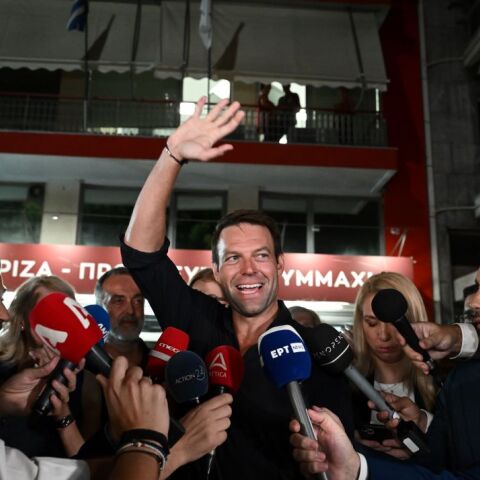 Ο Στέφανος Κασσελάκης κατά την πρώτη του δήλωση μετά το αποτέλεσμα του α' γύρου © ΤΑΤΙΑΝΑ ΜΠΟΛΑΡΗ/EUROKINISSI