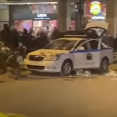 To περιπολικό που καταστράφηκε στο Μοναστηράκι τον περασμένο Μάρτιο