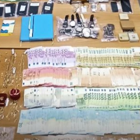 Η λεία των απατεώνων