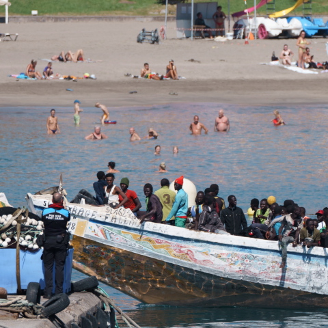 Μετανάστες φτάνουν σε παραλία στην Τενερίφη