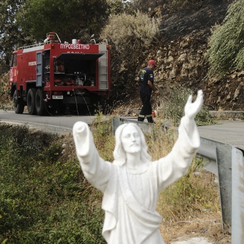 Στιγμιότυπο από τη φωτιά στην Κέρκυρα