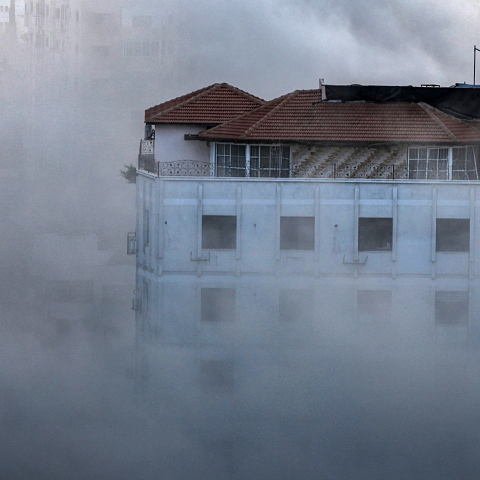 Καπνοί έπειτα από αεροπορική επίθεση στη Γάζα