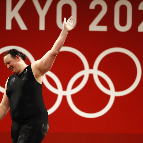 Η τρανς αρσιβαρίστρια Λόρελ Χάμπαρντ