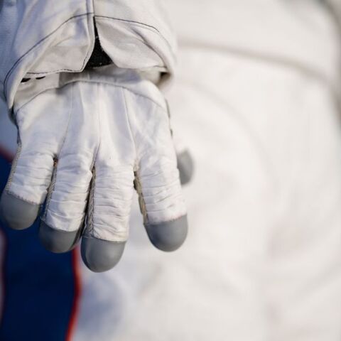 Η Prada σχεδιάζει διαστημικές στολές