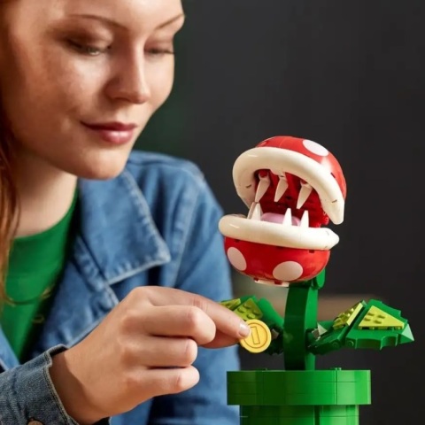 Το «Piranha Plant», o «εχθρός» του Super Mario παίρνει τη μορφή Lego