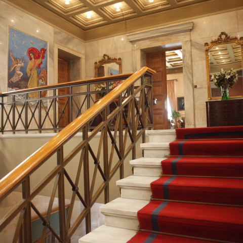 Το εσωτερικό του Δημαρχείου Αθηνών