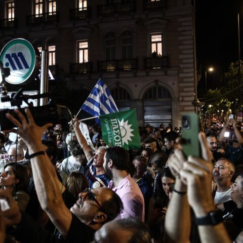 Πανηγυρισμοί στο εκλογικό κέντρο του Χάρη Δούκα ©Dimitris Kapantais/ SOOC