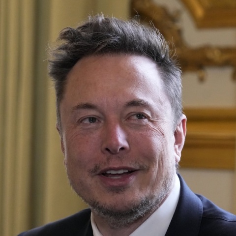 Έλον Μασκ: Διαψεύδει την κατάργηση του Χ στην Ευρώπη