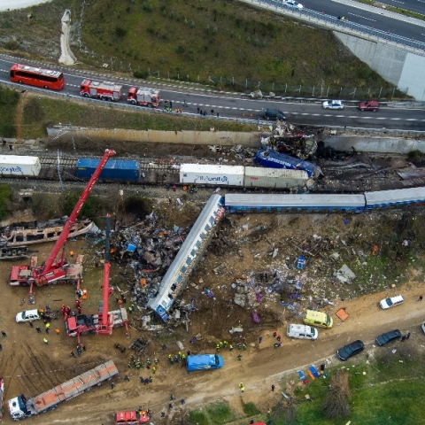 Τραγωδία στα Τέμπη: Πως μια 26χρονη επιζώσα συνεχίζει ακόμα τον αγώνα - «Παλεύω να περπατήσω»