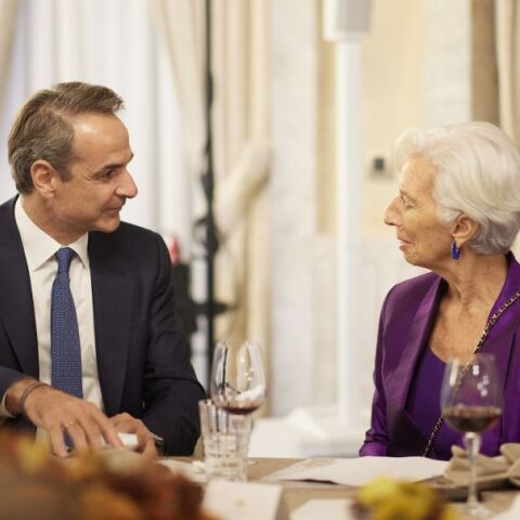 Κυριάκος Μητσοτάκης και Κριστίν Λαγκάρντ στη διάρκεια του δείπνου © Γραφείο Τύπου πρωθυπουργού/ Δημήτρης Παπαμήτσος