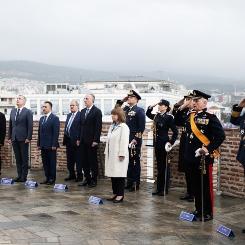 Η Κατερίνα Σακελλαροπούλου στην έπαρση της σημαίας στον Λευκό Οίκο