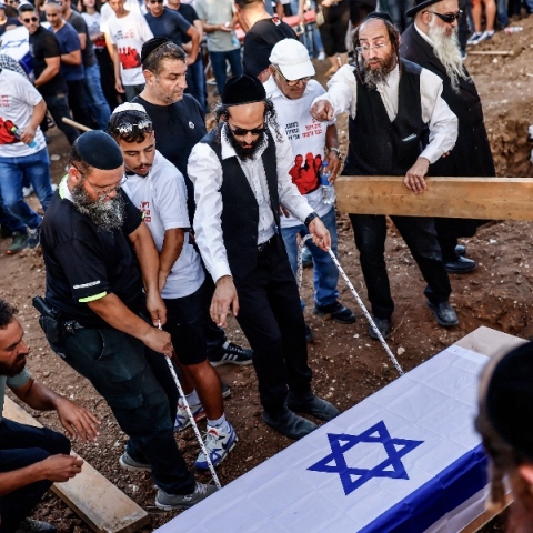 Δείτε βίντεο με αξιωματούχο της Χαμάς να φεύγει από το BBC