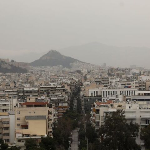 Φαινόμενο ομίχλης προκαλεί η αφρικανική σκόνη στην Αθήνα © ΓΙΑΝΝΗΣ ΠΑΝΑΓΟΠΟΥΛΟΣ/ EUROKINISSI