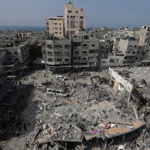 Γκρεμισμένα κτίρια στη Γάζα μετά τους βομβαρδισμούς