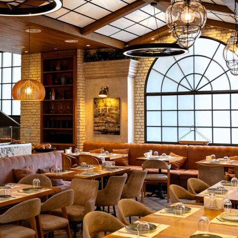 Στο εστιατόριο  Αλεπού του Ανδρέα Κλαυδιανού στη Θεσσαλονίκη