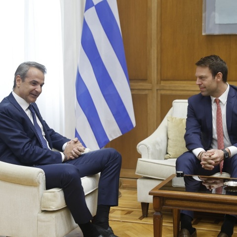 Συνάντηση Μητσοτάκη - Κασσελάκη στη Βουλή