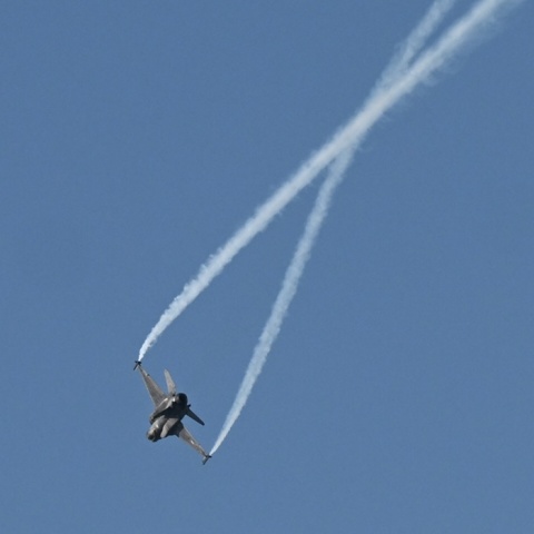 Αεροπορική επίδειξη στον Φλοίσβο για τον εορτασμό του Προστάτη της Πολεμικής Αεροπορίας