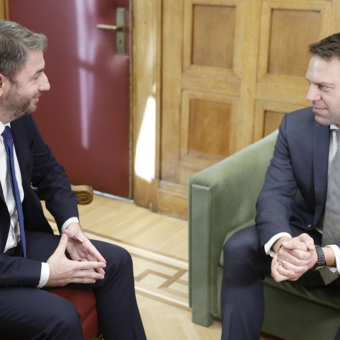 Συνάντηση Κασσελάκη-Ανδρουλάκη στη Βουλή