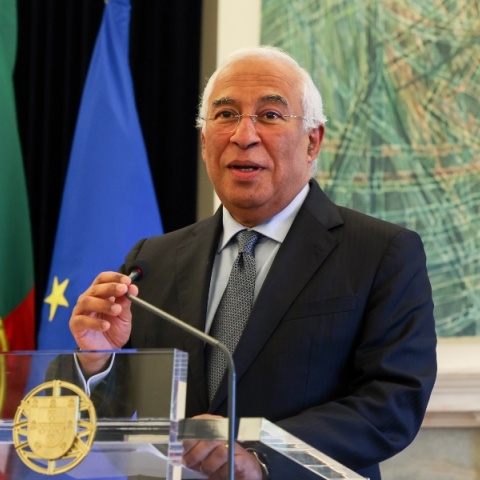 Η Πορτογαλία αλλάζει σελίδα μετά την χθεσινή «βόμβα» ενώ αναμένεται η απόφαση για διεξαγωγή εκλογών