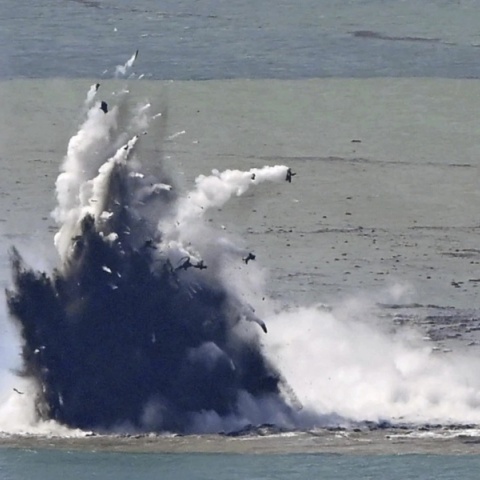 Η Ιαπωνία απέκτησε νέο νησί μετά από υποθαλάσσια έκρηξη ηφαιστείου - Αναδύθηκε στα ανοιχτά του Ίβο Τζίμα και έχει μήκος περίπου 100 μέτρα