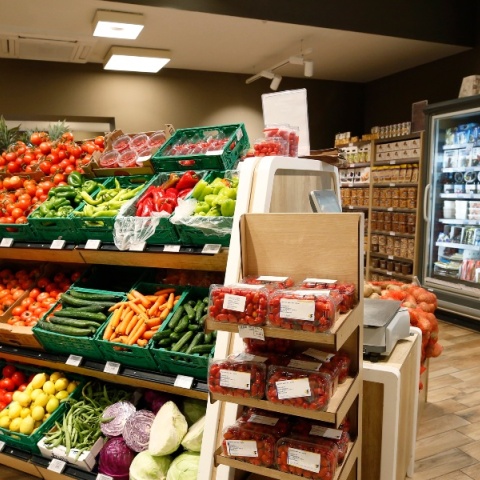 Σε άνοδο οι τιμές στα είδη διατροφής - Μείωση σε καύσιμα και λιπαντικά